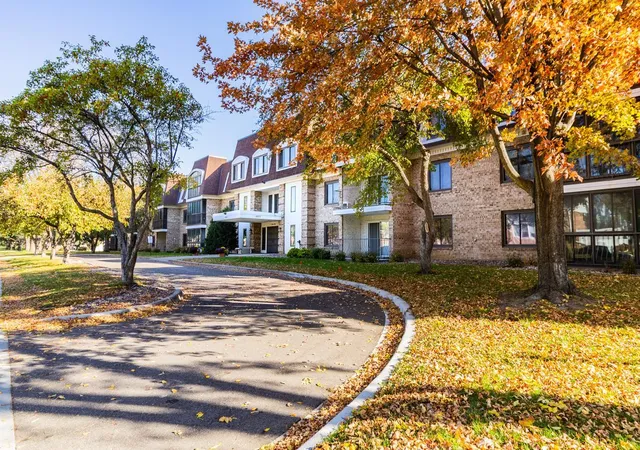 Photo 1 of Condo for sale at 1450 Bidwell St #204, Saint Paul, MN 55118 | MLS# 7164060 | Listing updated on 2026-10-23