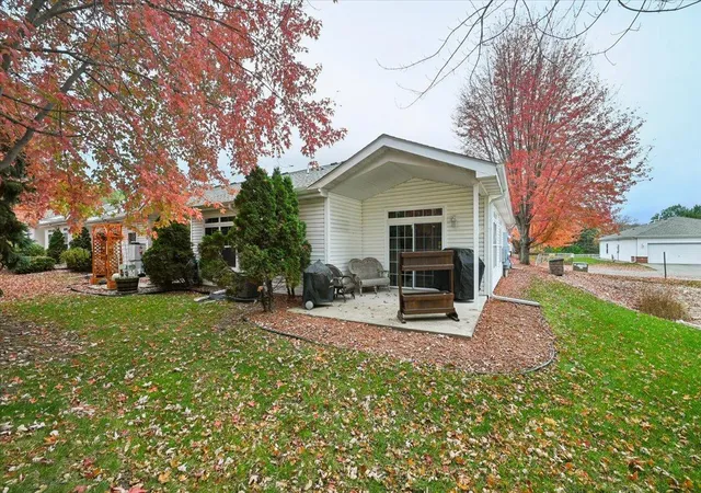 Photo 3 of Single family home for sale at 2232 Lower Afton Rd E, Saint Paul, MN 55119 | MLS# 7164064 | Listing updated on 2026-10-29