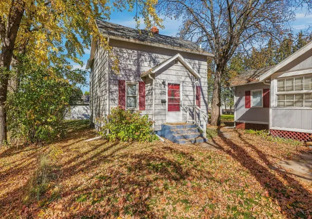 Photo 2 of House for sale at 529 2nd Street SE, Saint Cloud, MN 56304 | MLS# 7164086 | Listing updated on 2026-10-26