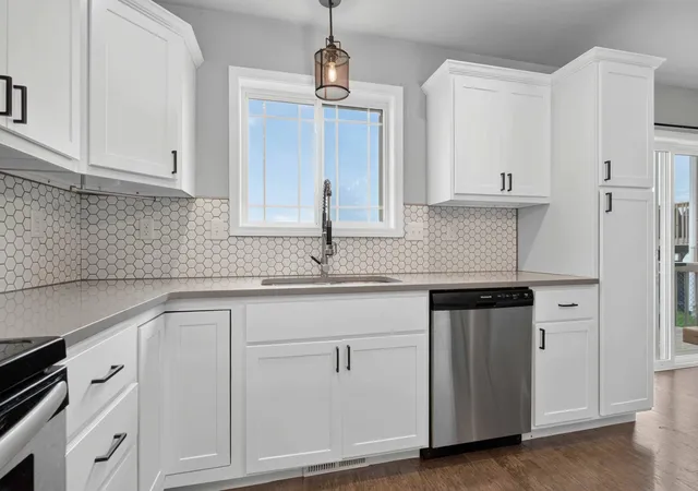 Photo 4 of Single family home for sale at 1074 Highland Ln W, West Fargo, ND 58078 | MLS# 7164090 | Listing updated on 2026-10-28