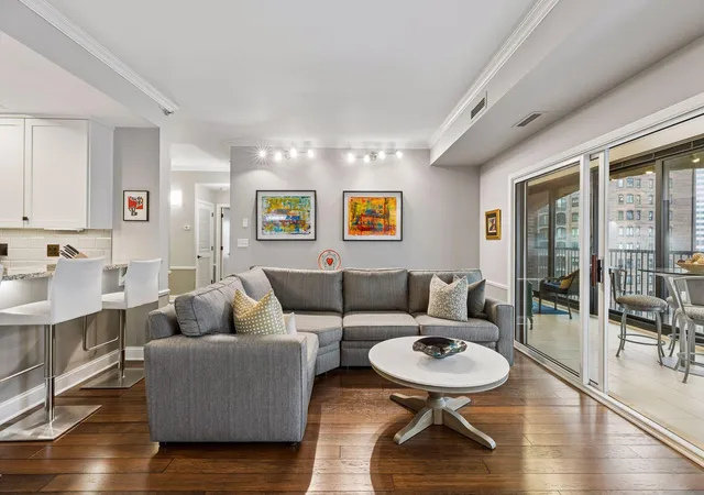 Photo 4 of Condo for sale at 1235 Yale Pl #1307, Minneapolis, MN 55403 | MLS# 7164107 | Listing updated on 2026-10-23