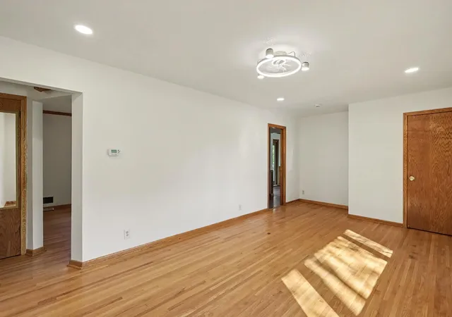 Photo 3 of Single family home for sale at 7286 Clay Ave E, Inver Grove Heights, MN 55076 | MLS# 7164121 | Listing updated on 2026-10-28