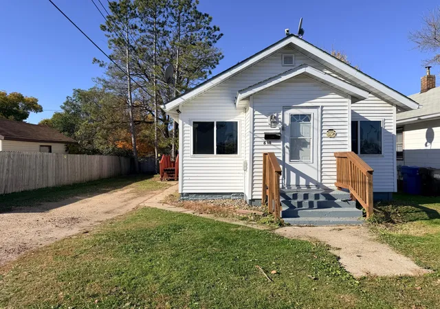 Photo 3 of Single family home for sale at 610 Oak Grv Ave, Detroit Lakes, MN 56501 | MLS# 7164131 | Listing updated on 2026-10-24
