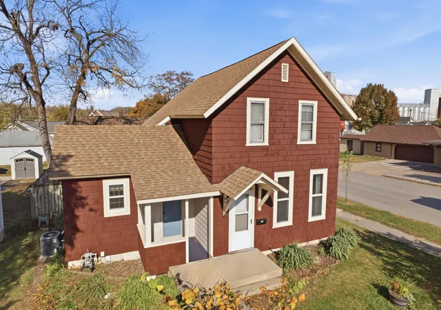Photo 1 of Single family home for sale at 650 W 5th Street, Winona, MN 55987 | MLS# 7164136 | Listing updated on 2026-10-31