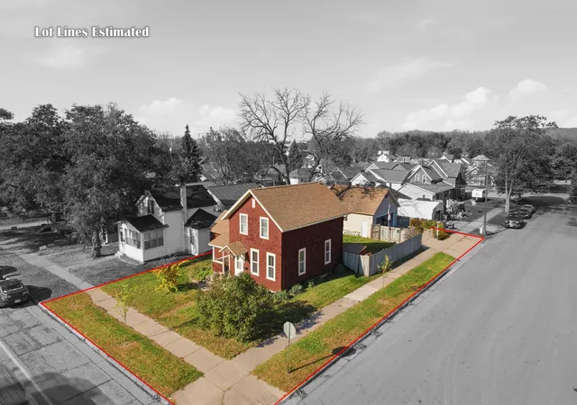 Photo 2 of Single family home for sale at 650 W 5th Street, Winona, MN 55987 | MLS# 7164136 | Listing updated on 2026-10-31