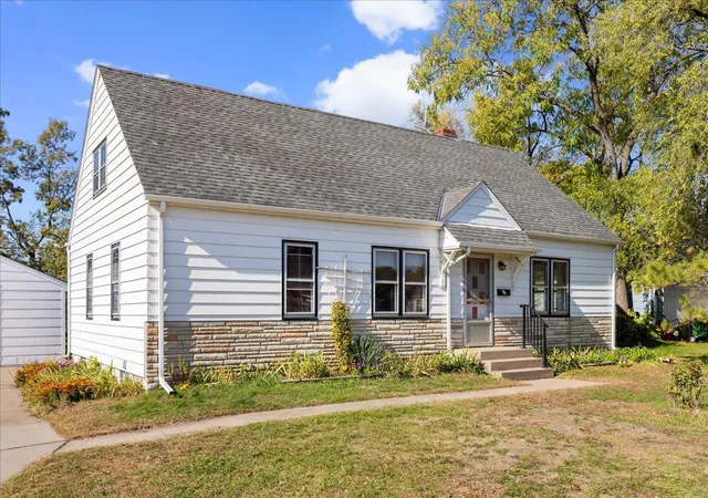 Photo 1 of Single family home for sale at 25 5th Avenue Se, Osseo, MN 55369 | MLS# 7164157 | Listing updated on 2026-10-29