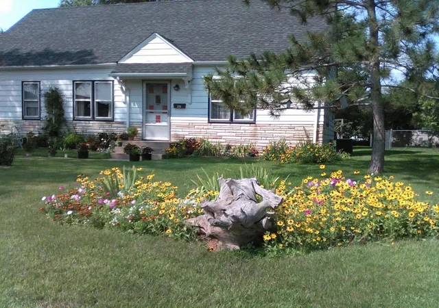 Photo 1 of Single family home for sale at 25 5th Avenue SE, Osseo, MN 55369 | MLS# 7164157 | Listing updated on 2026-10-29