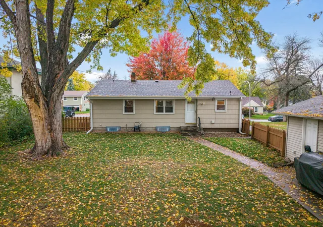 Photo 4 of Single family home for sale at 2901 W 71st Street, Minneapolis, MN 55423 | MLS# 7164175 | Listing updated on 2026-10-29