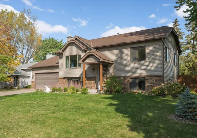 Photo 1 of Single family home for sale at 1359 Brandlwood Rd, Saint Paul, MN 55110 | MLS# 7164181 | Listing updated on 2026-10-30