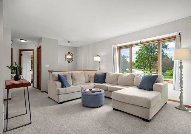 Photo 4 of Single family home for sale at 1359 Brandlwood Rd, Saint Paul, MN 55110 | MLS# 7164181 | Listing updated on 2026-10-30