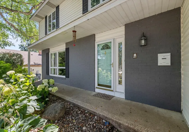 Photo 3 of Single family home for sale at 10500 Utah Rd, Minneapolis, MN 55438 | MLS# 7164185 | Listing updated on 2026-10-24