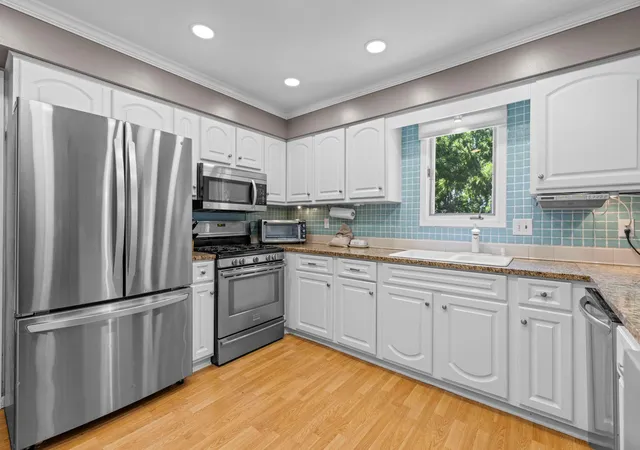 Photo 4 of Single family home for sale at 10500 Utah Rd, Minneapolis, MN 55438 | MLS# 7164185 | Listing updated on 2026-10-24