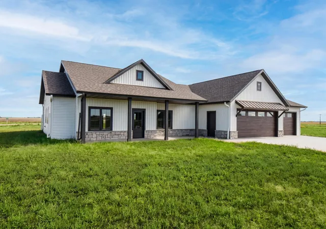 Photo 3 of Single family home for sale at 902 Gunkel Dr, Arthur, ND 58006 | MLS# 7164199 | Listing updated on 2026-10-24