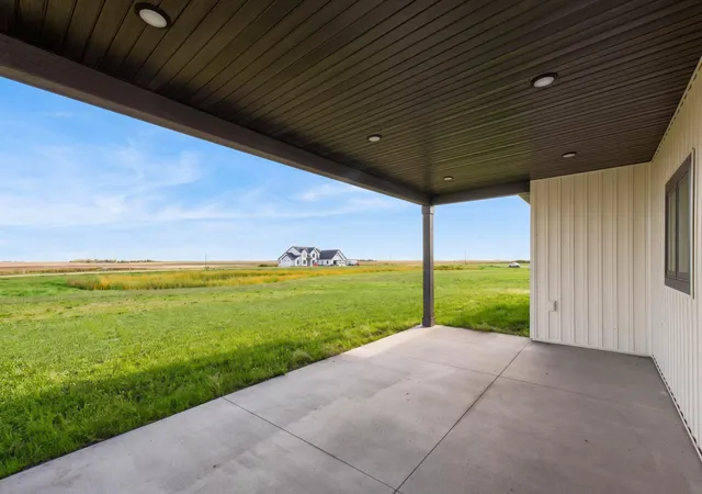 Photo 4 of Single family home for sale at 902 Gunkel Dr, Arthur, ND 58006 | MLS# 7164199 | Listing updated on 2026-10-24