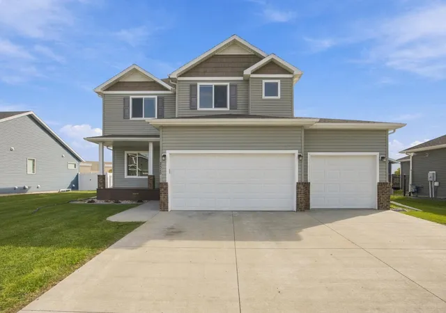 Single family home for sale at 2528 N Pond Dr E, West Fargo, ND 58078 | MLS# 7164245