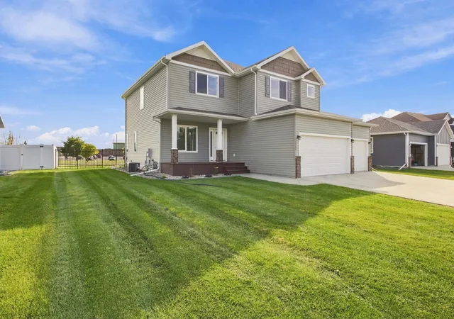 Photo 1 of Single family home for sale at 2528 N Pond Dr E, West Fargo, ND 58078 | MLS# 7164245 | Listing updated on 2026-10-24