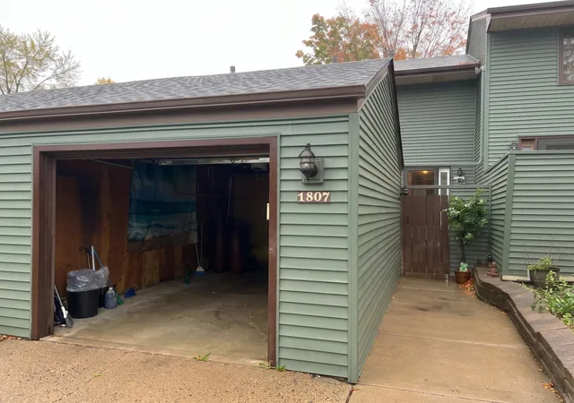Photo 1 of Single family home for sale at 1807 Livingston Ave, Saint Paul, MN 55118 | MLS# 7164263 | Listing updated on 2026-10-24