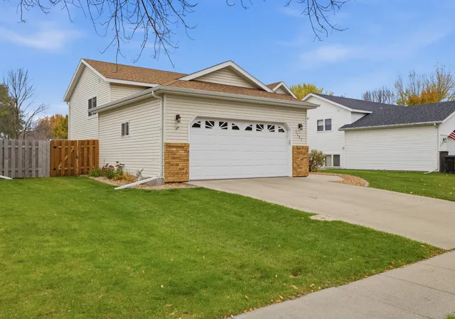 Photo 3 of Single family home for sale at 1127 4th Avenue E, West Fargo, ND 58078 | MLS# 7164272 | Listing updated on 2026-10-28