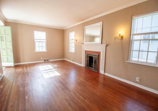 Photo 1 of Single family home for sale at 924 W Cavour Ave, Fergus Falls, MN 56537 | MLS# 7164286 | Listing updated on 2026-10-26