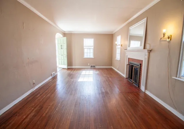 Photo 4 of Single family home for sale at 924 W Cavour Ave, Fergus Falls, MN 56537 | MLS# 7164286 | Listing updated on 2026-10-26