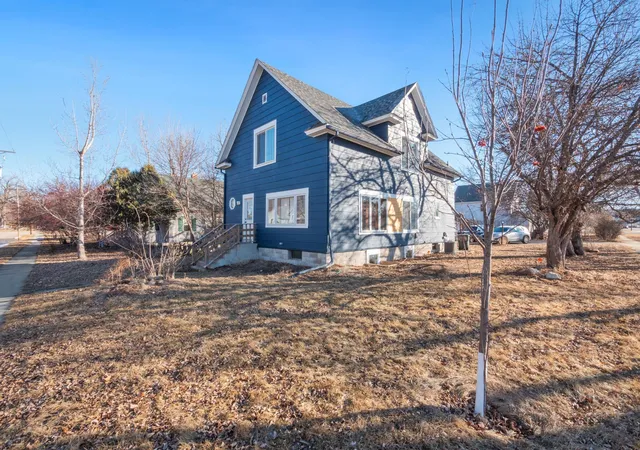 Photo 1 of Sale Pending at 276 Minnesota Ave W, Glenwood, MN 56334 | MLS# 7164291 | Listing updated on 2026-10-23