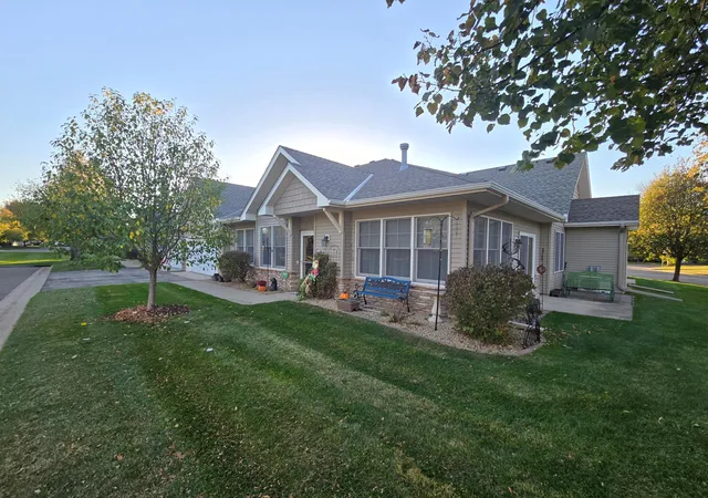 Photo 1 of Single family home for sale at 389 Hayes Dr, Hastings, MN 55033 | MLS# 7164340 | Listing updated on 2026-10-28