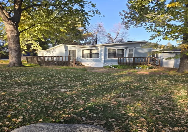 Photo 1 of Single family home for sale at 100 Joyce Dr, Mankato, MN 56001 | MLS# 7164354 | Listing updated on 2026-10-24