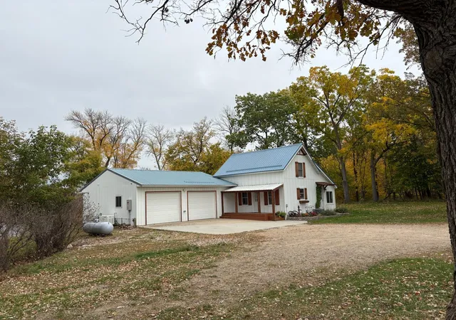 Photo 3 of Single family home for sale at 47140 374th Avenue, Frazee, MN 56544 | MLS# 7164356 | Listing updated on 2026-10-30