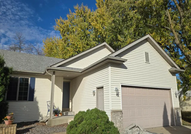 Single family home for sale at 1606 17th Street SW, Austin, MN 55912 | MLS# 7164440
