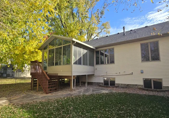 Photo 3 of Single family home for sale at 1606 17th Street SW, Austin, MN 55912 | MLS# 7164440 | Listing updated on 2026-10-29