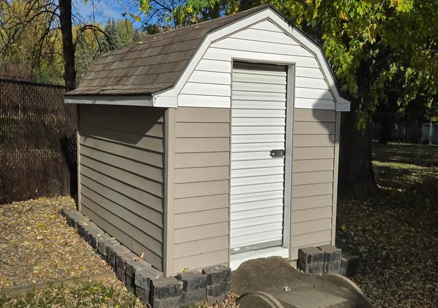Photo 4 of Single family home for sale at 1606 17th Street SW, Austin, MN 55912 | MLS# 7164440 | Listing updated on 2026-10-29