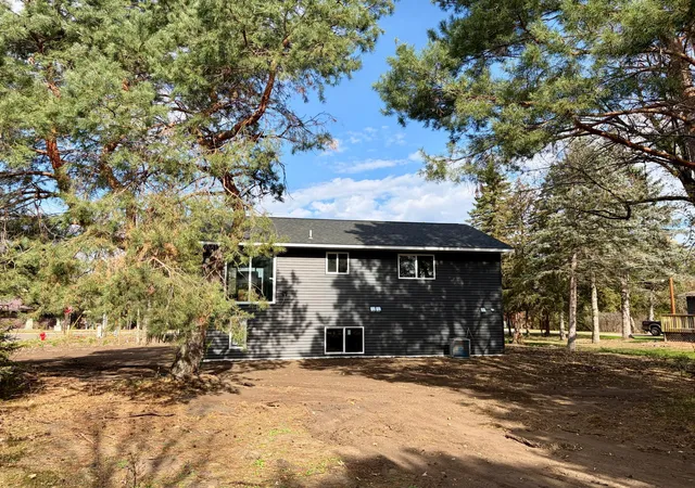Photo 1 of Single family home for sale at 980 Porter St, Clearwater, MN 55320 | MLS# 7164441 | Listing updated on 2026-10-23