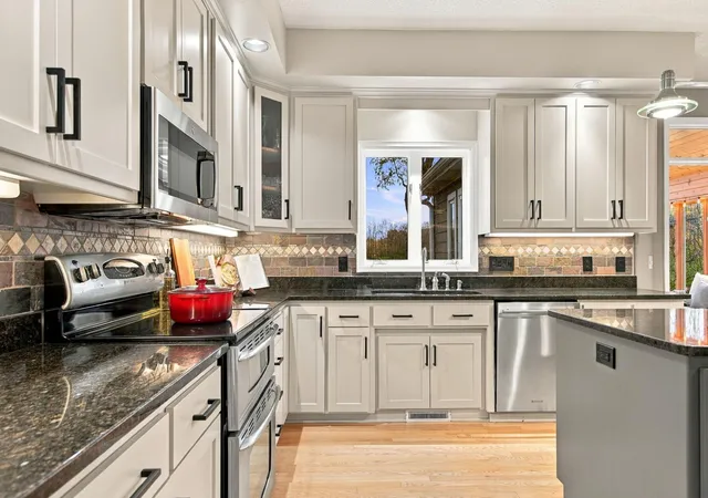 Photo 4 of Single family home for sale at 1438 Pondview Cir, Lino Lakes, MN 55038 | MLS# 7164507 | Listing updated on 2026-10-30