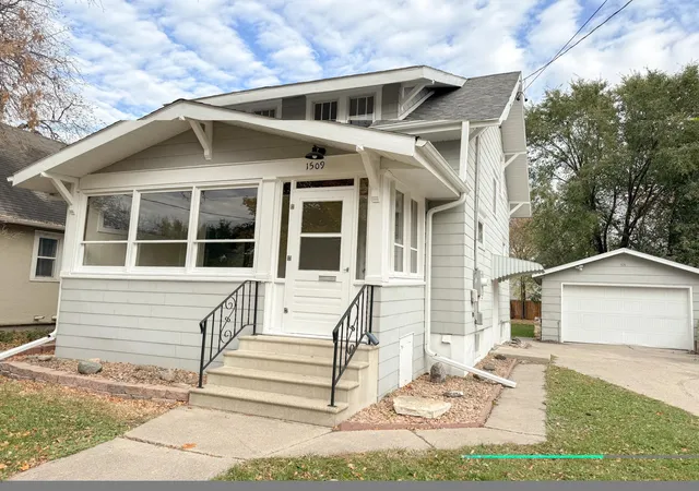 Photo 2 of Single family home for sale at 1509 3rd Avenue S, Fargo, ND 58103 | MLS# 7164520 | Listing updated on 2026-10-28