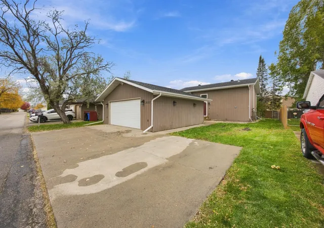 Townhouse for sale at 2003 32nd Avenue S, Fargo, ND 58103 | MLS# 7164532
