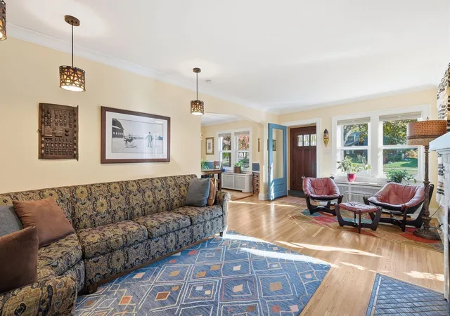 Photo 4 of Single family home for sale at 377 Woodlawn Ave, Saint Paul, MN 55105 | MLS# 7164560 | Listing updated on 2026-10-27