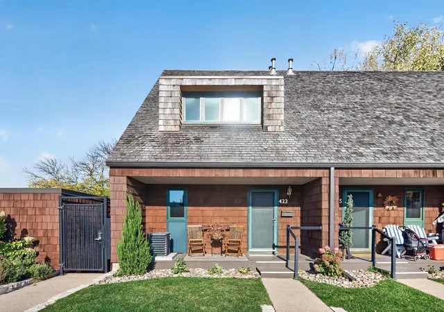 Photo 1 of Single family home for sale at 423 Lake St, Excelsior, MN 55331 | MLS# 7164580 | Listing updated on 2026-10-28