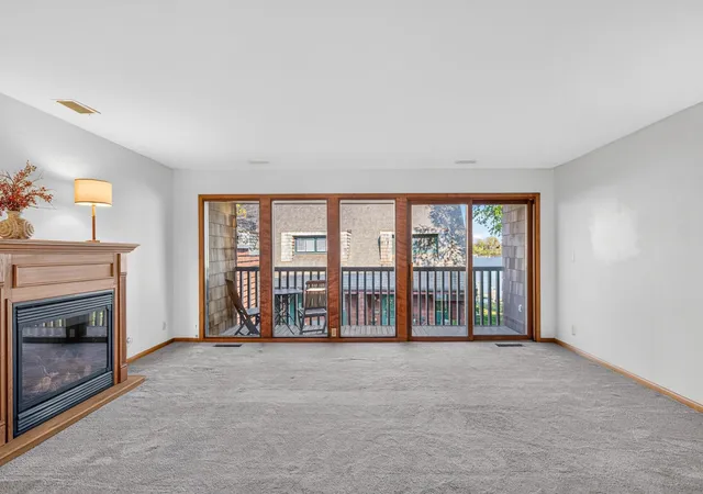 Photo 4 of Single family home for sale at 423 Lake St, Excelsior, MN 55331 | MLS# 7164580 | Listing updated on 2026-10-28