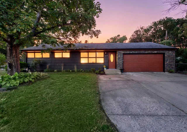 Photo 1 of Single family home for sale at 914 W 82nd Street, Minneapolis, MN 55420 | MLS# 7164626 | Listing updated on 2026-10-28