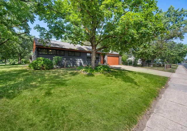 Photo 3 of Single family home for sale at 914 W 82nd Street, Minneapolis, MN 55420 | MLS# 7164626 | Listing updated on 2026-10-28