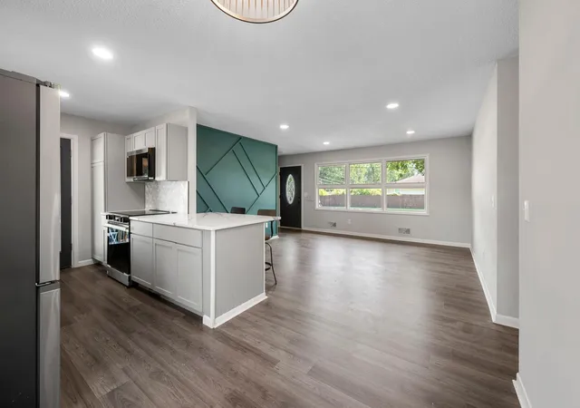 Photo 3 of Single family home for sale at 914 W 82nd Street, Minneapolis, MN 55420 | MLS# 7164626 | Listing updated on 2026-10-28