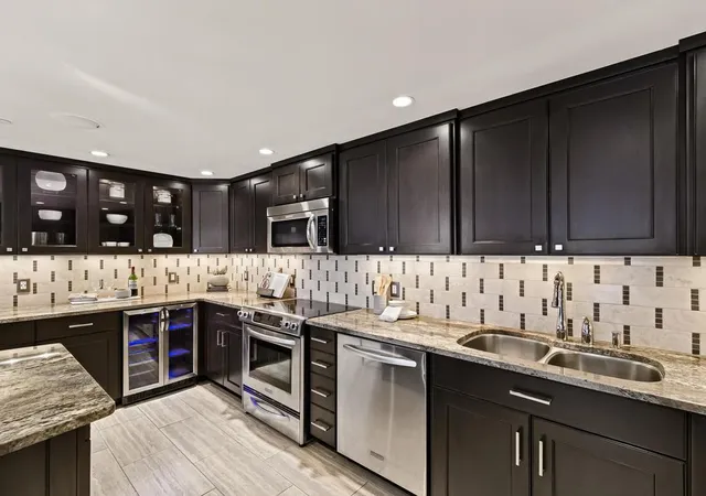 Photo 4 of Condo for sale at 1225 Lasalle Ave #1503, Minneapolis, MN 55403 | MLS# 7164646 | Listing updated on 2026-10-29