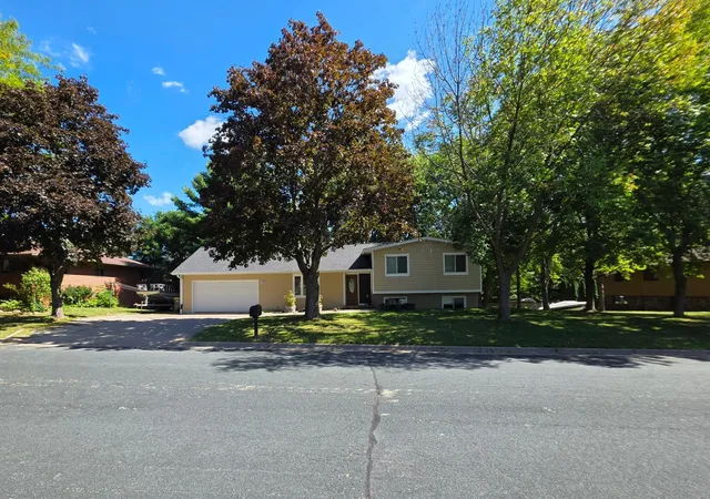 Photo 2 of Single family home for sale at 1000 Marjorie St, Hammond, WI 54015 | MLS# 7164678 | Listing updated on 2026-10-27