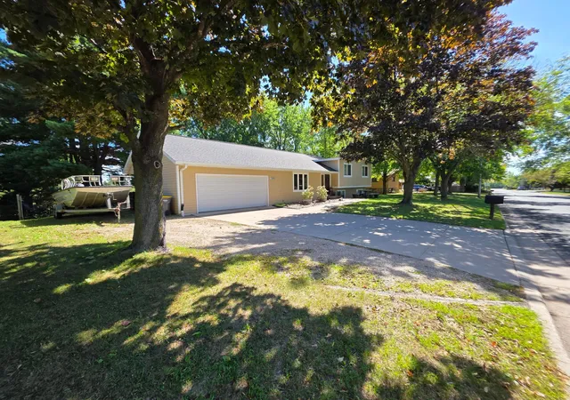 Photo 3 of Single family home for sale at 1000 Marjorie St, Hammond, WI 54015 | MLS# 7164678 | Listing updated on 2026-10-27