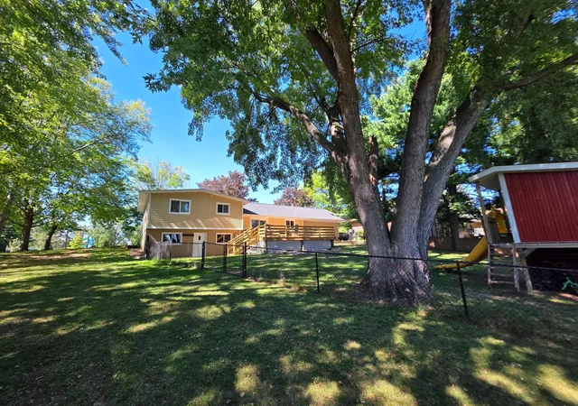 Photo 3 of Single family home for sale at 1000 Marjorie St, Hammond, WI 54015 | MLS# 7164678 | Listing updated on 2026-10-27