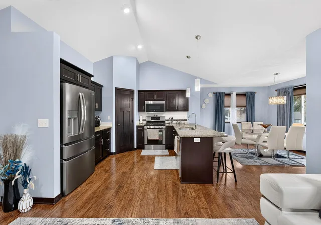 Photo 4 of Single family home for sale at 2403 Tee Time Rd SE, Rochester, MN 55904 | MLS# 7164681 | Listing updated on 2026-10-27