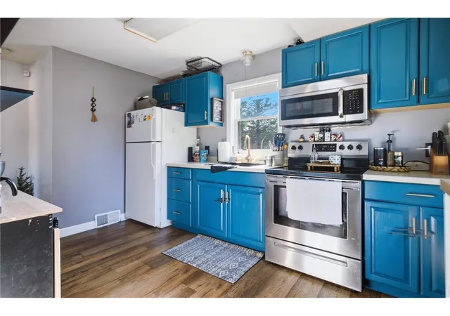 Photo 3 of Single family home for sale at 1023 8th Avenue NE, Brainerd, MN 56401 | MLS# 7164703 | Listing updated on 2026-10-29