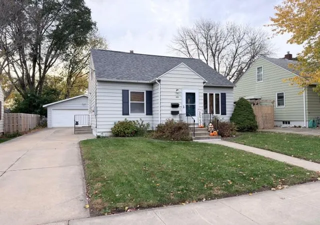 Photo 1 of Single family home for sale at 925 14th Avenue Ne, Rochester, MN 55906 | MLS# 7164716 | Listing updated on 2026-10-30