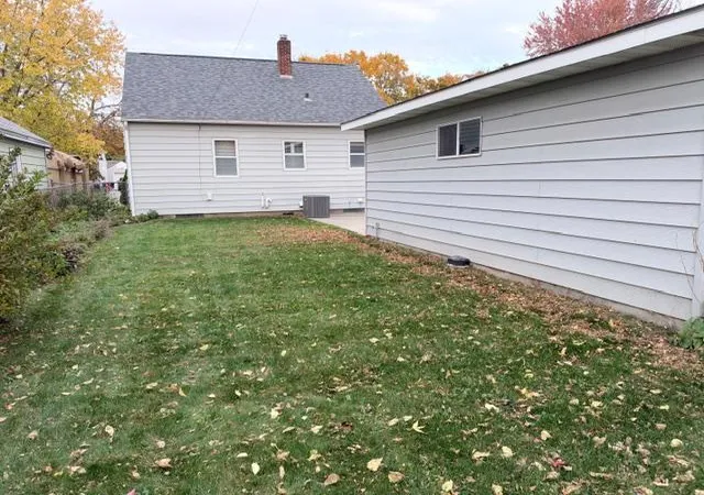 Photo 1 of Single family home for sale at 925 14th Avenue NE, Rochester, MN 55906 | MLS# 7164716 | Listing updated on 2026-10-30