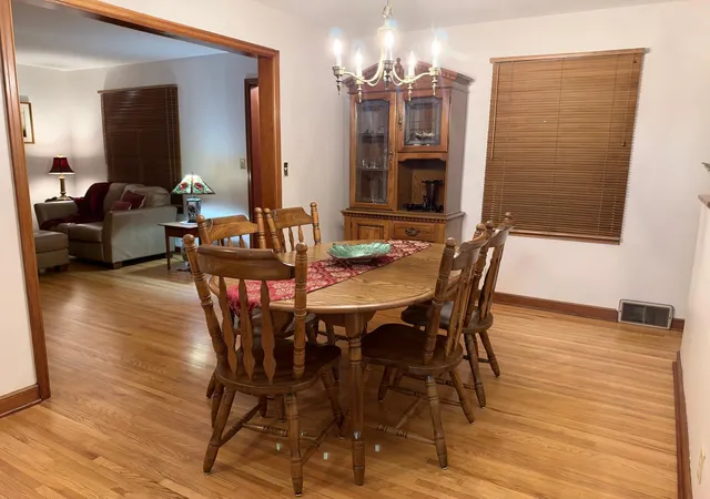 Photo 3 of Single family home for sale at 925 14th Avenue NE, Rochester, MN 55906 | MLS# 7164716 | Listing updated on 2026-10-30